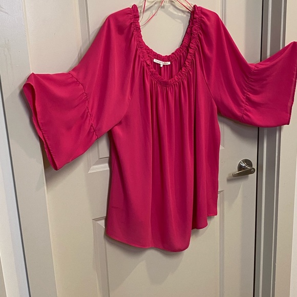 VIOLET + CLAIRE WOMEN’S PEASANT BLOUSE DEEP HOT PINK WITH SILKY BELL SLEEVES. 3X - Picture 6 of 7